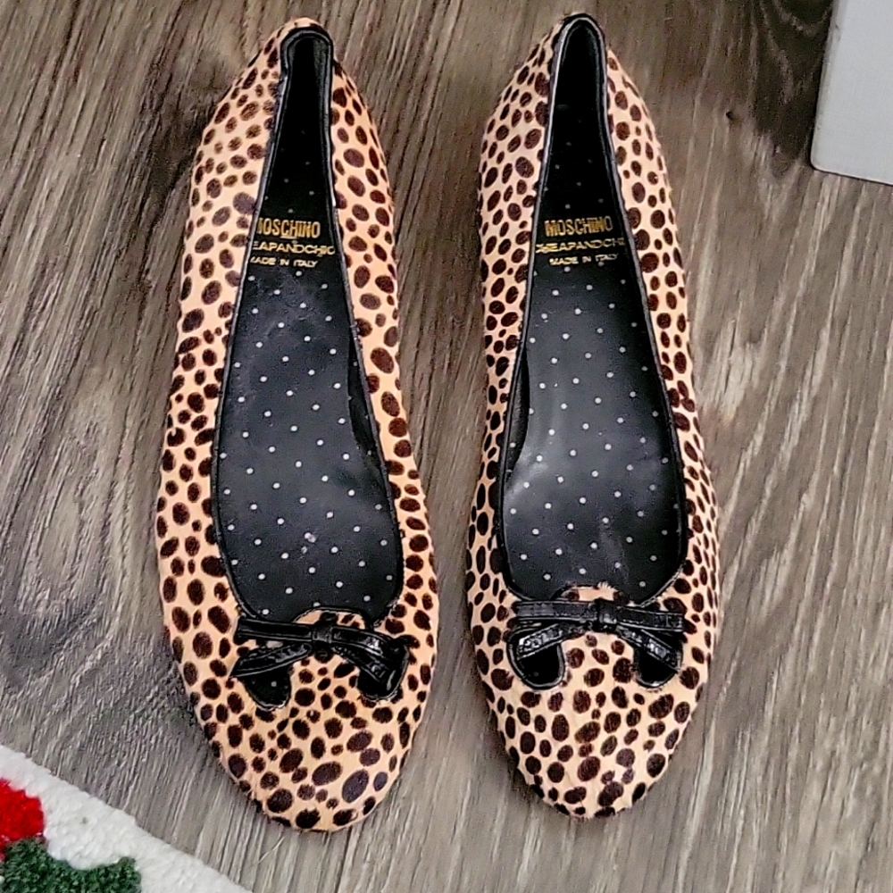 Moschino flats
